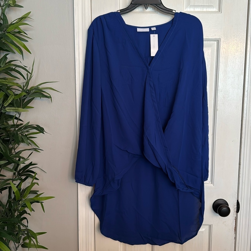 New York & Company navy blue high low blouse NWT L